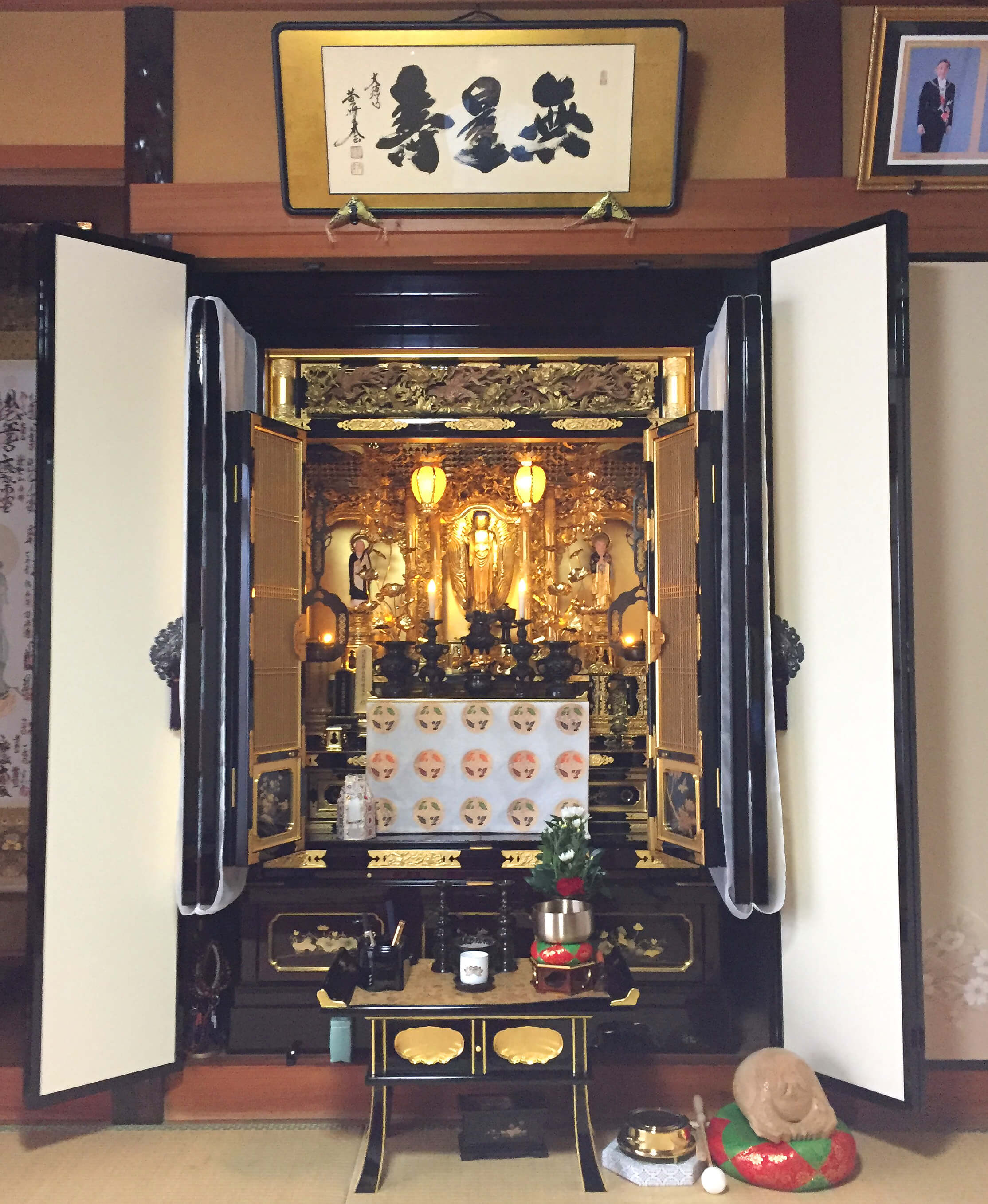 滋賀県東近江市にて、お仏壇の買い替えと仏像の修理、仏額の新調をさせ