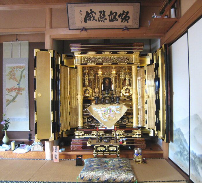 金仏壇設置事例 こだわりの仏壇を彦根産地の価格でお届けします 井上仏壇